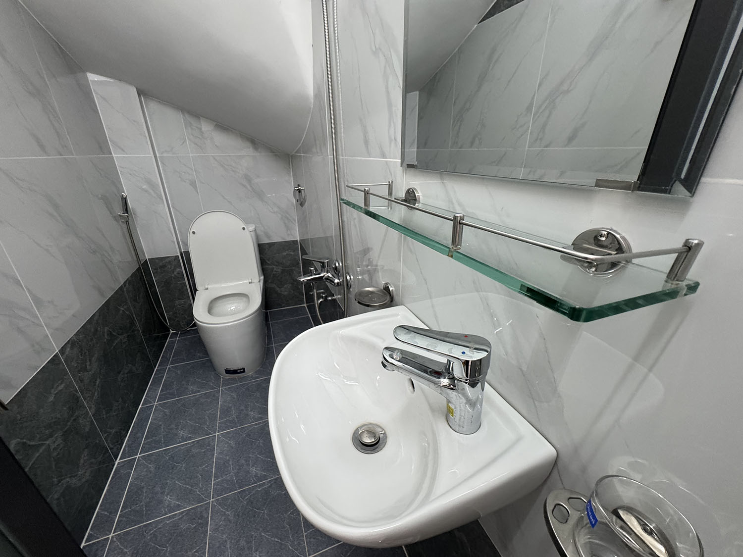 Siêu phẩm biệt thự mini góc 2 mặt tiền, 3 lầu, xây mới 100%, hẻm đẹp khu cao cấp Lê Văn Sỹ, Quận 3